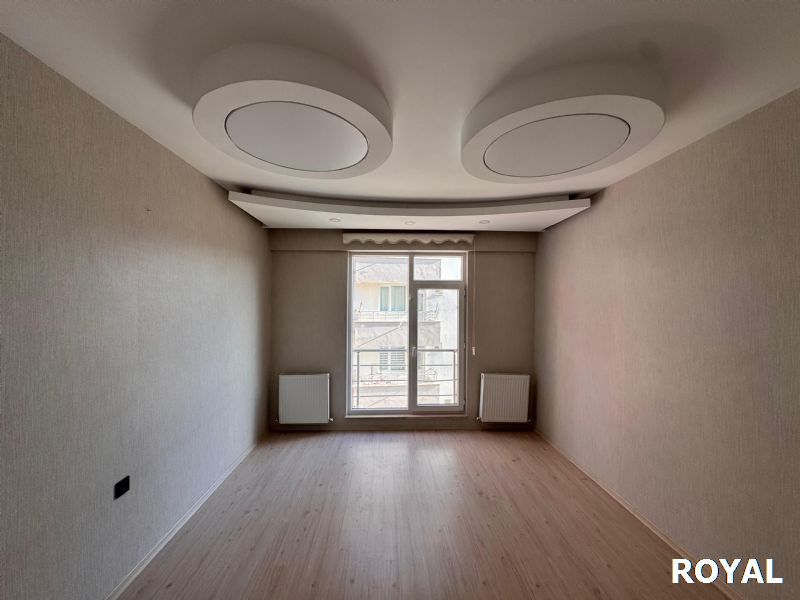 ROYAL'DEN YEMENOĞLUNDA 3 CEPHELİ, CAM BALKONLU, ARAKAT 3+1 LÜKS DAİRE